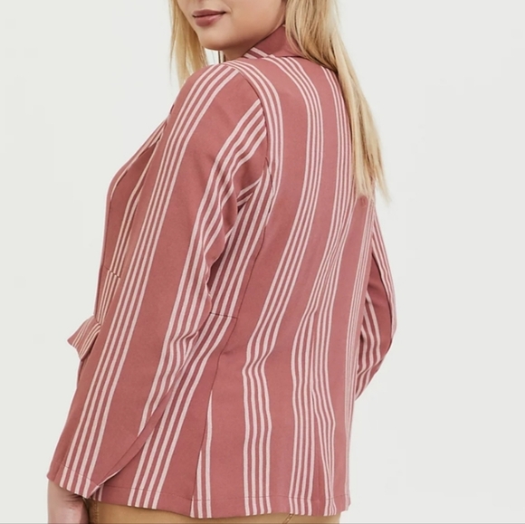 Torrid Workplace Siren striped mauve boyfriend blazer NWT size 0 - Picture 9 of 9